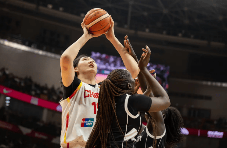 热血沸腾！中国女篮世预赛2胜1负握出线主动权，出线形势一片大好