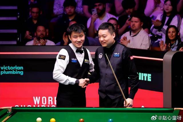 赵心童晒童年及世锦赛比赛合影致敬丁俊晖