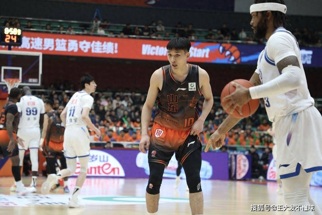 山东男篮最新消息!谢智杰请假,新星上演绝杀进球,上调一队稳了